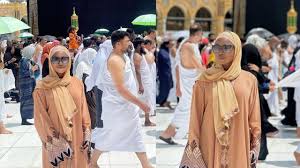 Book Umrah readymade packages from Delhi reliable services.